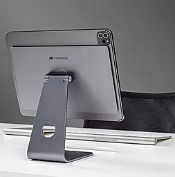 Магнитный держатель SwitchEasy MagMount Magnetic iPad Stand for iPad Pro 12.9 (2021-2018) Space Gray (GS-109-178-280-101) - миниатюра 19